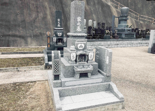 自動車の設計をされていた故人を偲ぶお墓