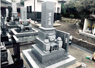 鍋田石のお墓が良いという故人の希望を叶えたお墓