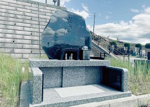 御嶽山でのご夫婦の思い出が詰まったお墓